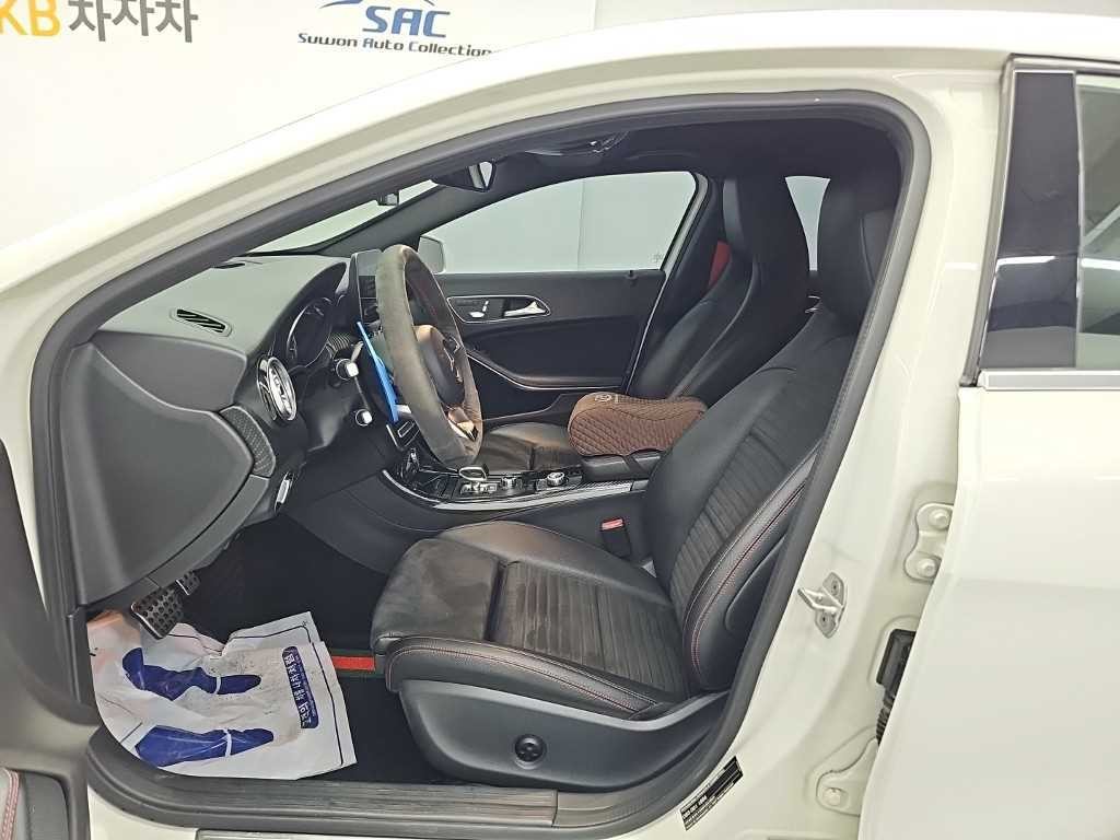 벤츠 A 클래스 A클래스 W176 A45 AMG 4MATIC 이미지 11