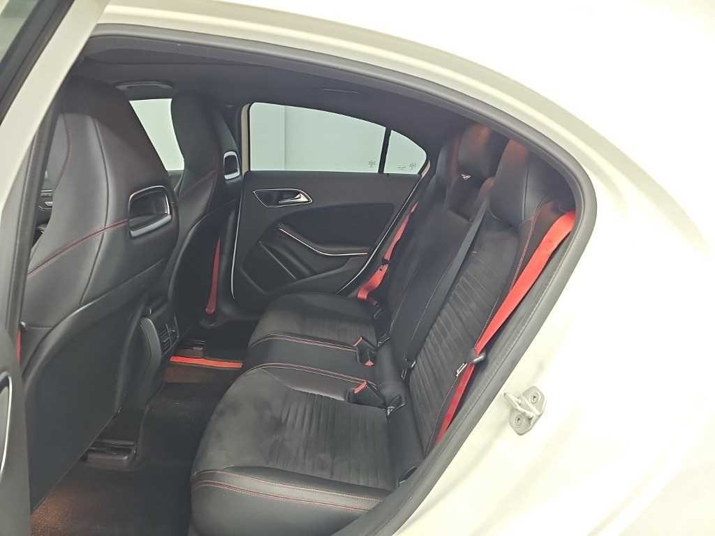 벤츠 A 클래스 A클래스 W176 A45 AMG 4MATIC 이미지 12