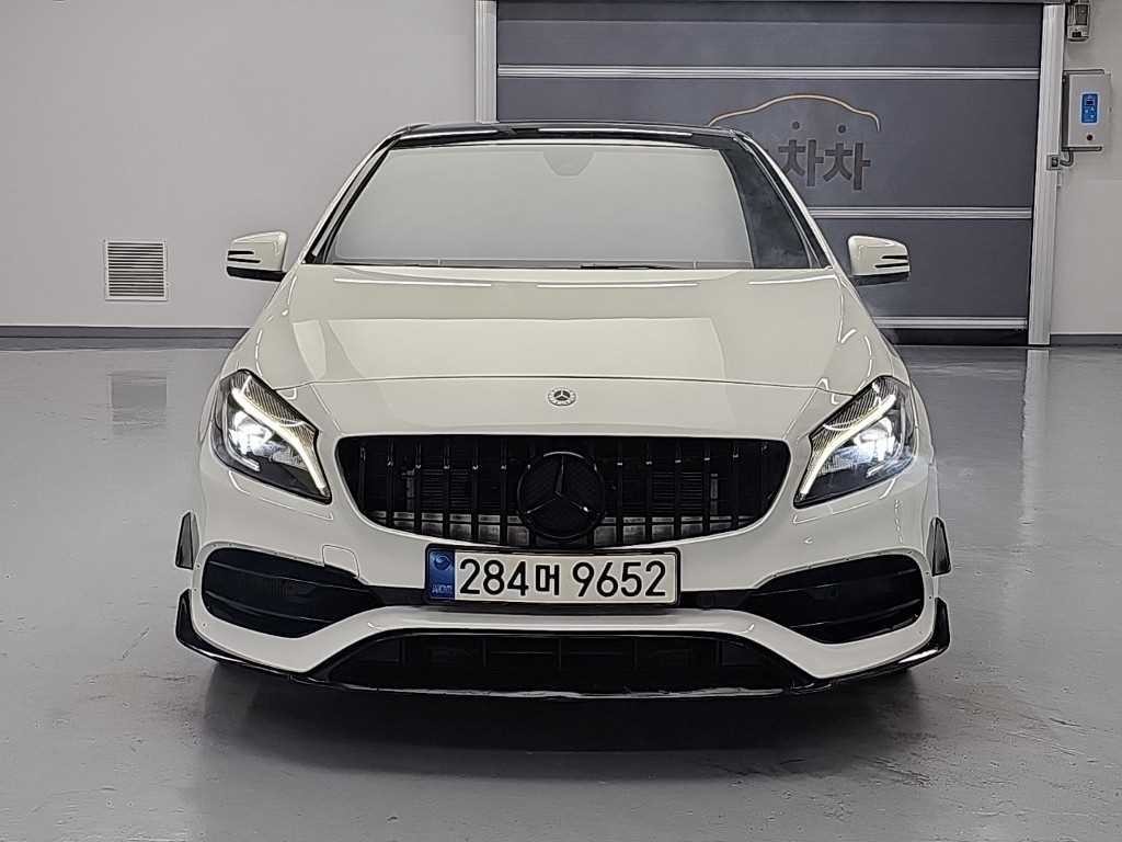 벤츠 A 클래스 A클래스 W176 A45 AMG 4MATIC 이미지 2