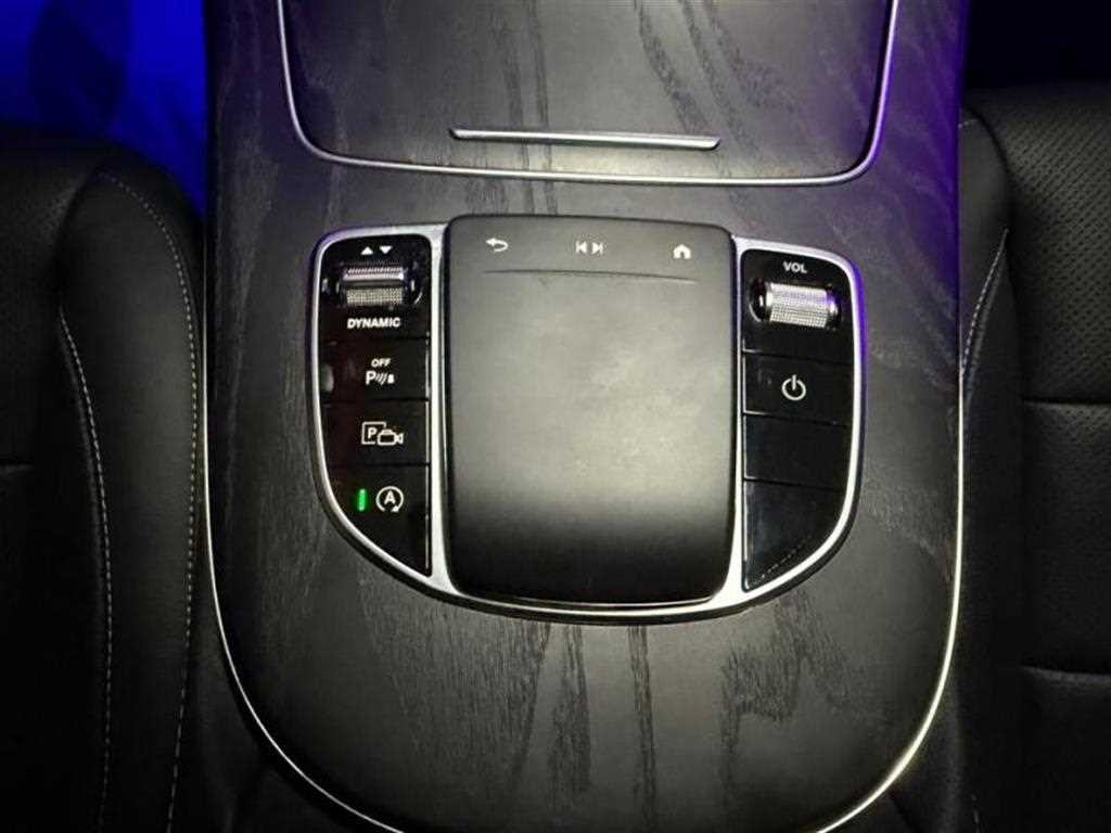 벤츠 E 클래스 E-클래스 W213 E220d 4MATIC AMG라인 이미지 11