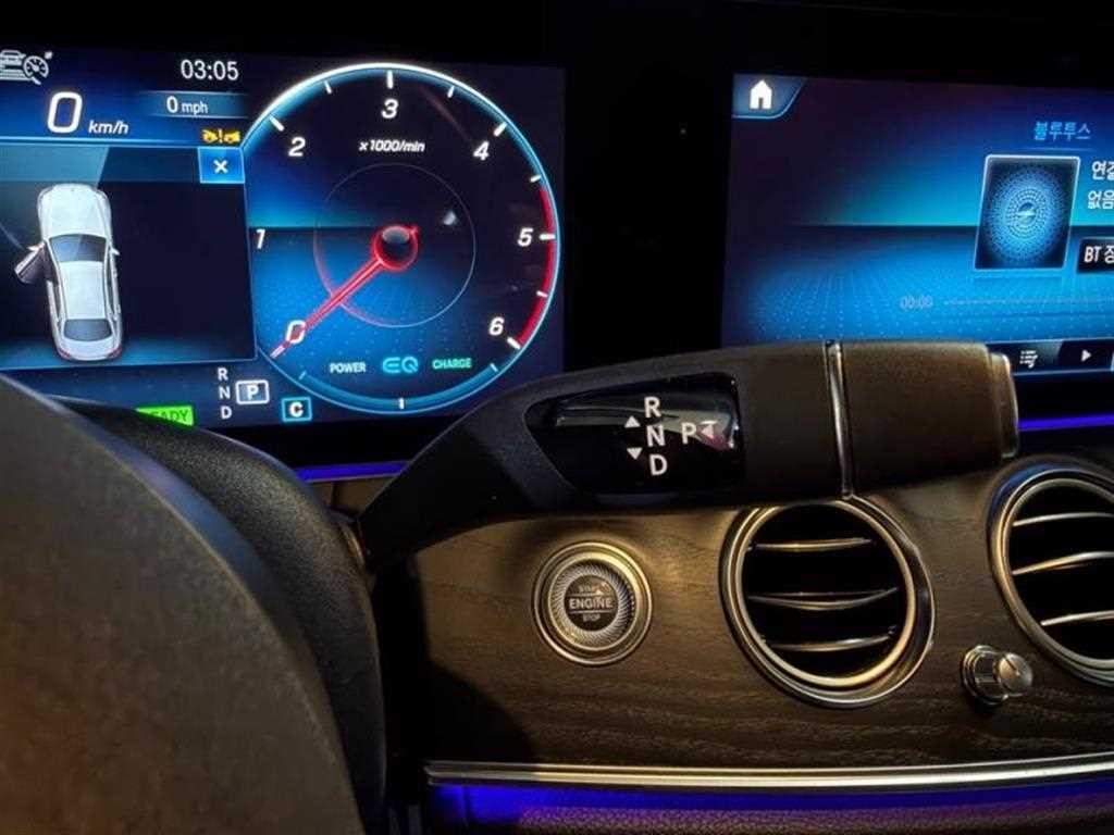 벤츠 E 클래스 E-클래스 W213 E220d 4MATIC AMG라인 이미지 15