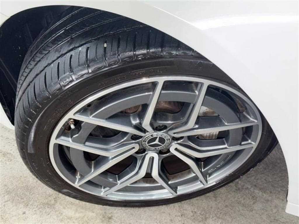 벤츠 E 클래스 E-클래스 W213 E220d 4MATIC AMG라인 이미지 18