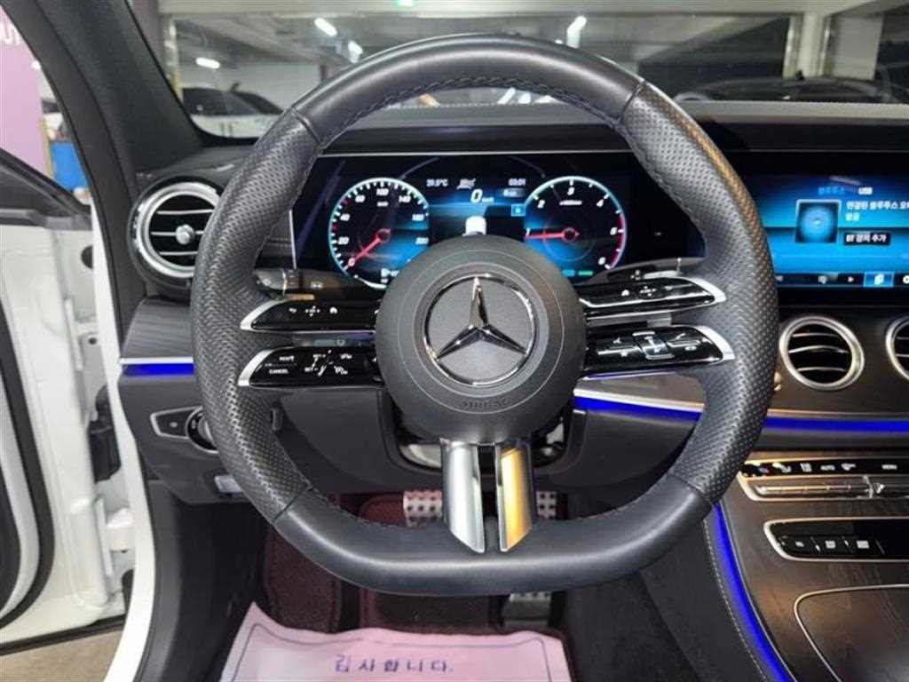 벤츠 E 클래스 E-클래스 W213 E220d 4MATIC AMG라인 이미지 8