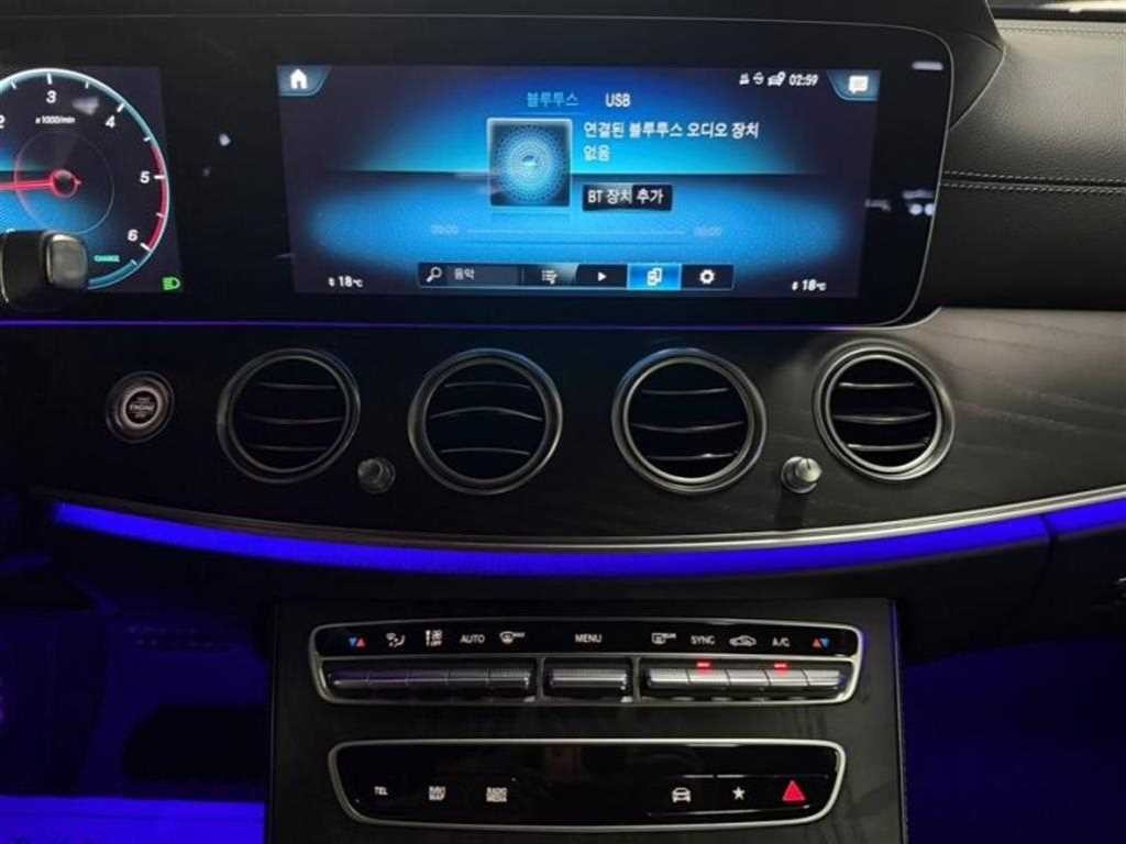 벤츠 E 클래스 E-클래스 W213 E220d 4MATIC AMG라인 이미지 9