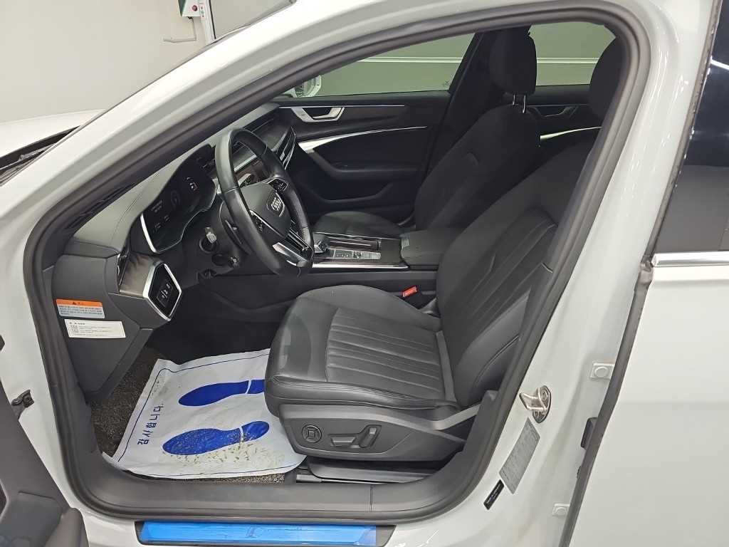 아우디 A6 A6 (C8) 45 TFSI 콰트로 프리미엄 이미지 11