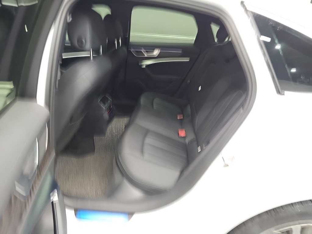 아우디 A6 A6 (C8) 45 TFSI 콰트로 프리미엄 이미지 12