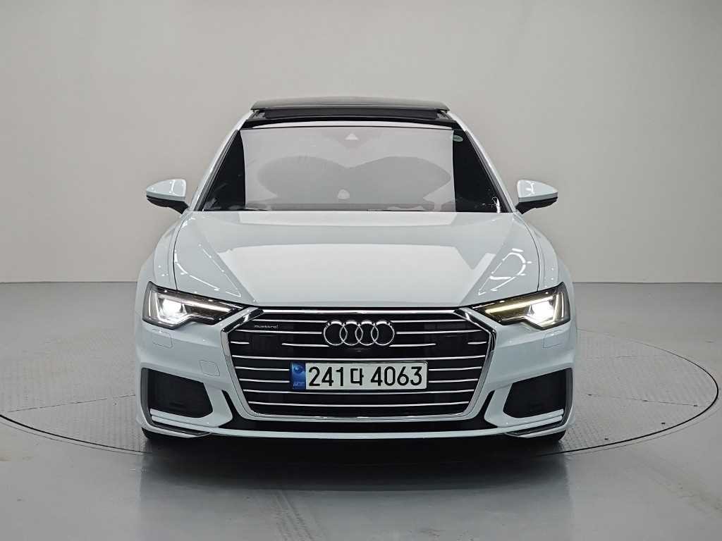 아우디 A6 A6 (C8) 45 TFSI 콰트로 프리미엄 이미지 2