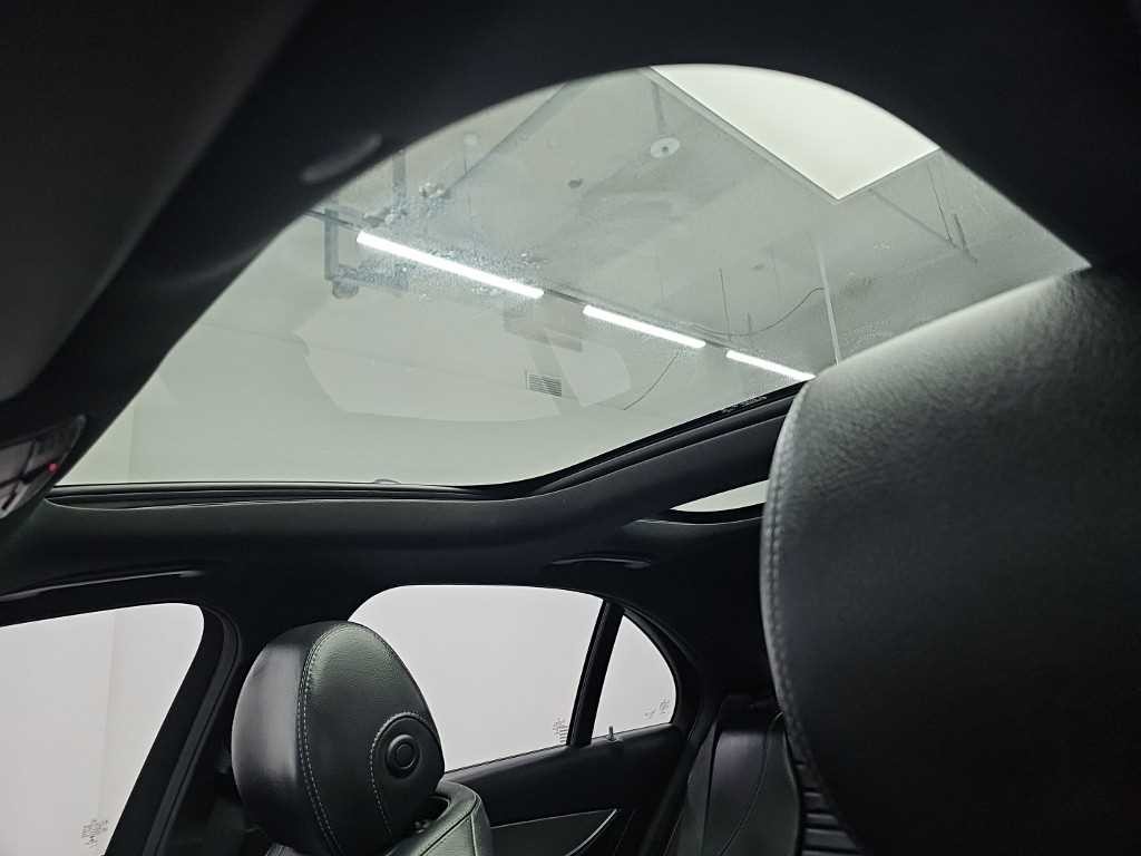 벤츠 E 클래스 E-클래스 W213 E300 아방가르드 이미지 14