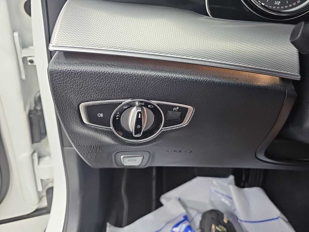 벤츠 E 클래스 E-클래스 W213 E300 아방가르드 이미지 19