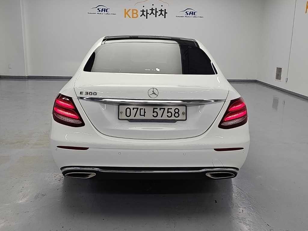 벤츠 E 클래스 E-클래스 W213 E300 아방가르드 이미지 3
