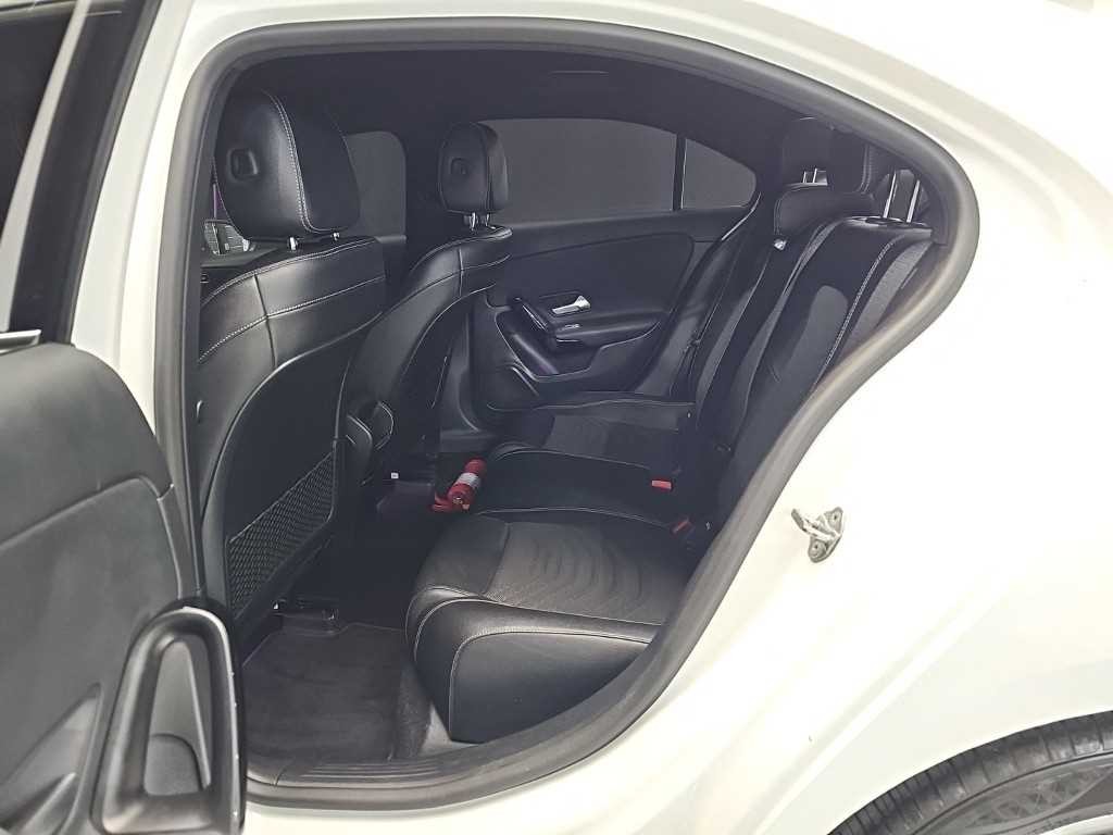 벤츠 A 클래스 A클래스 W177 A220 세단 이미지 12