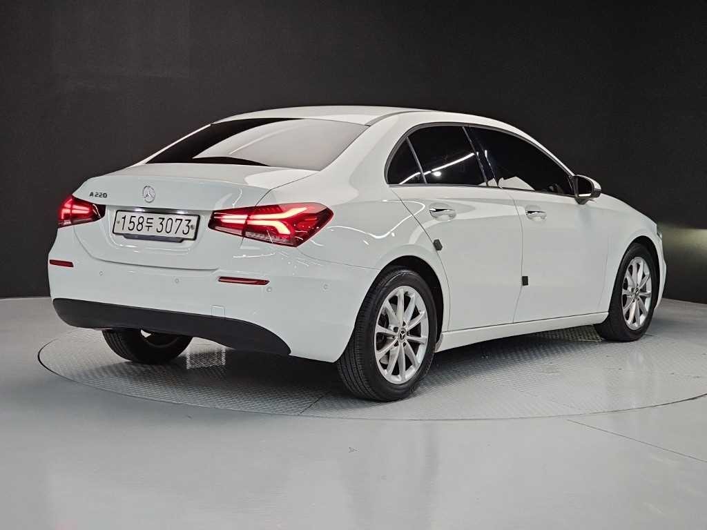 벤츠 A 클래스 A클래스 W177 A220 세단 이미지 4