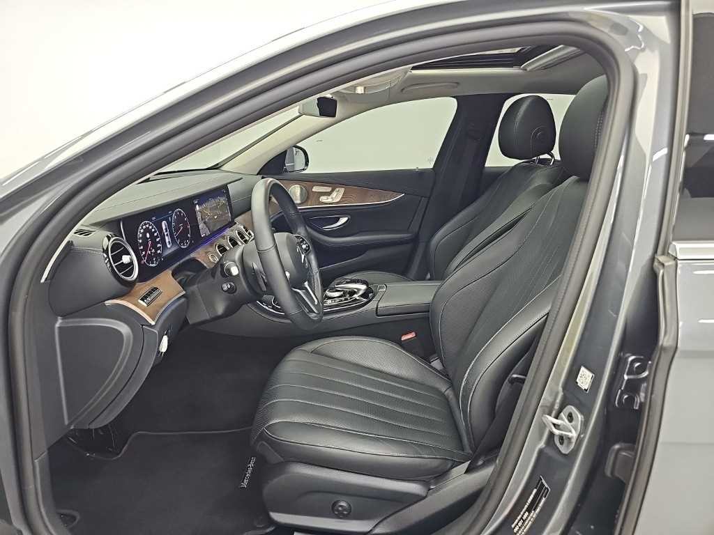 벤츠 E 클래스 E-클래스 W213 E300e 4MATIC 익스클루시브 이미지 11