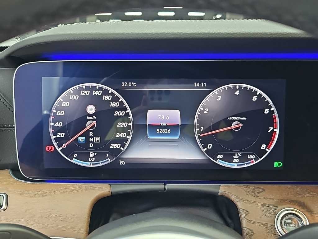 벤츠 E 클래스 E-클래스 W213 E300e 4MATIC 익스클루시브 이미지 6