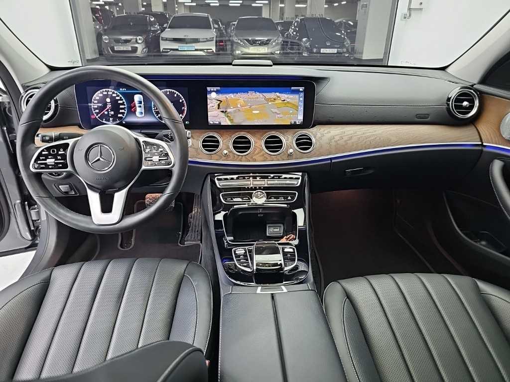 벤츠 E 클래스 E-클래스 W213 E300e 4MATIC 익스클루시브 이미지 7