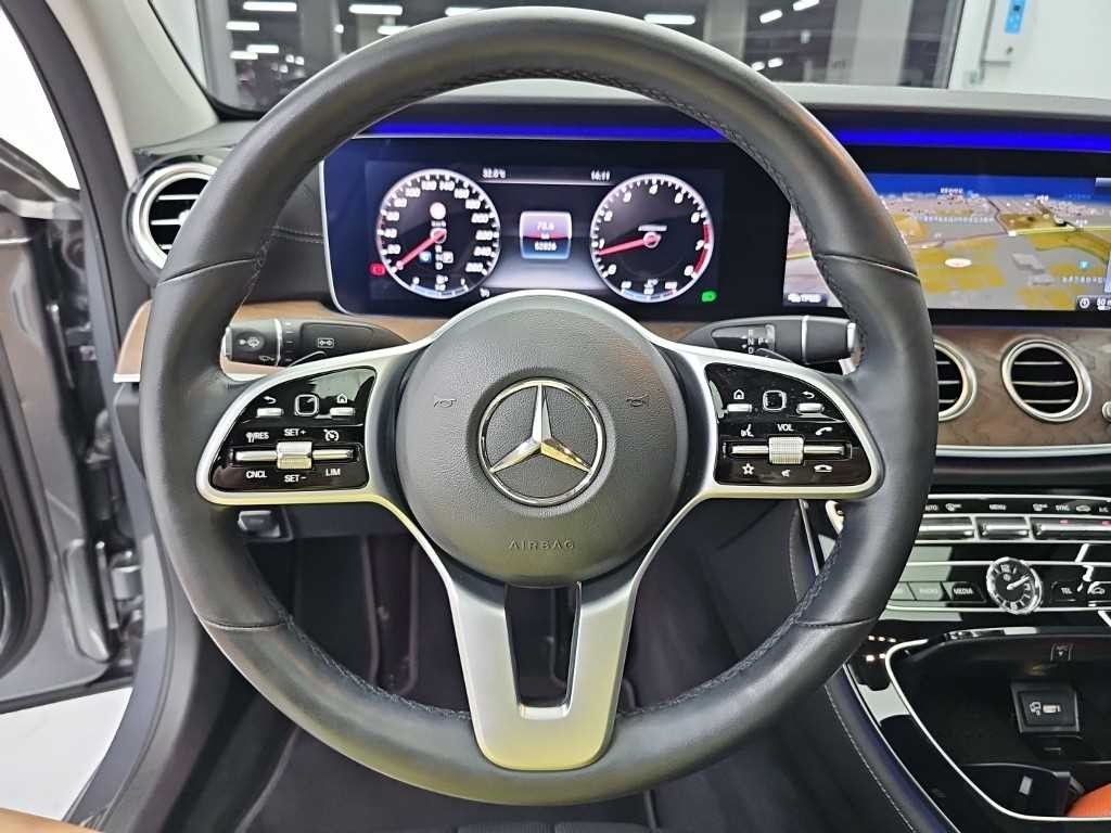 벤츠 E 클래스 E-클래스 W213 E300e 4MATIC 익스클루시브 이미지 9