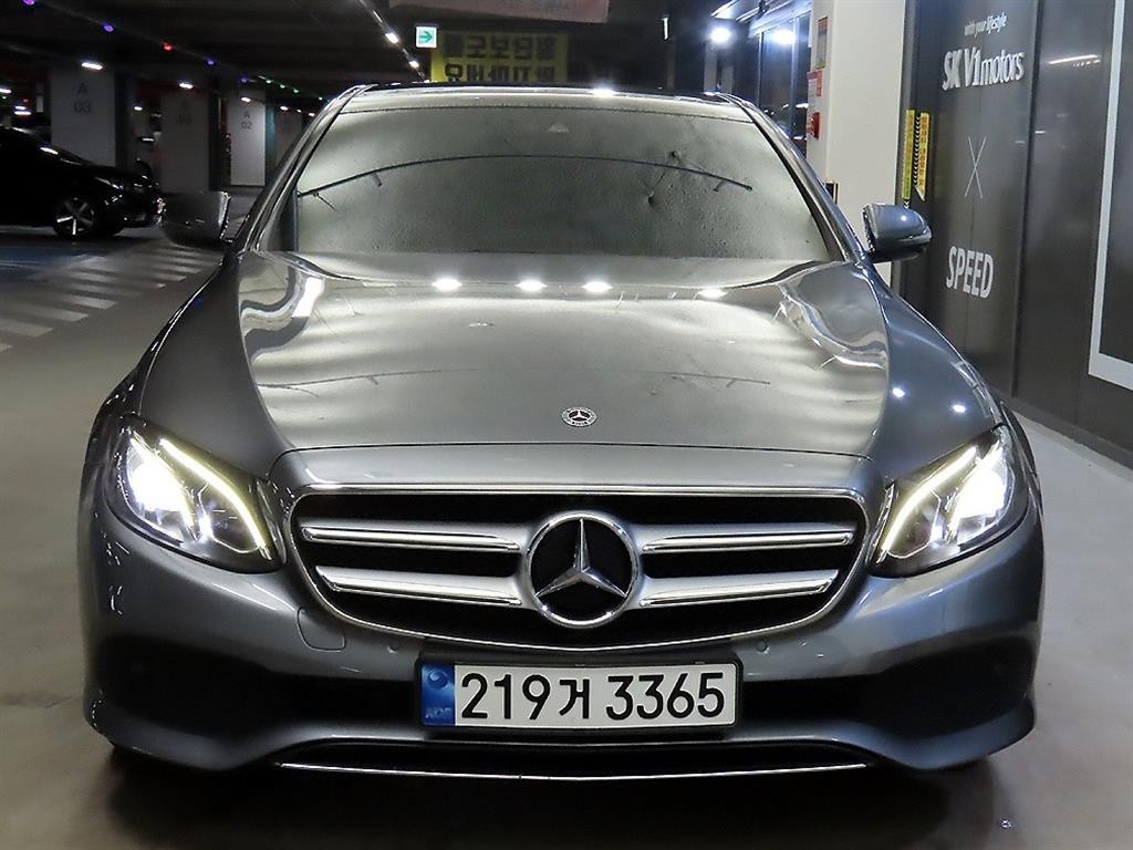벤츠 E 클래스 E-클래스 W213 E300 아방가르드 이미지 2