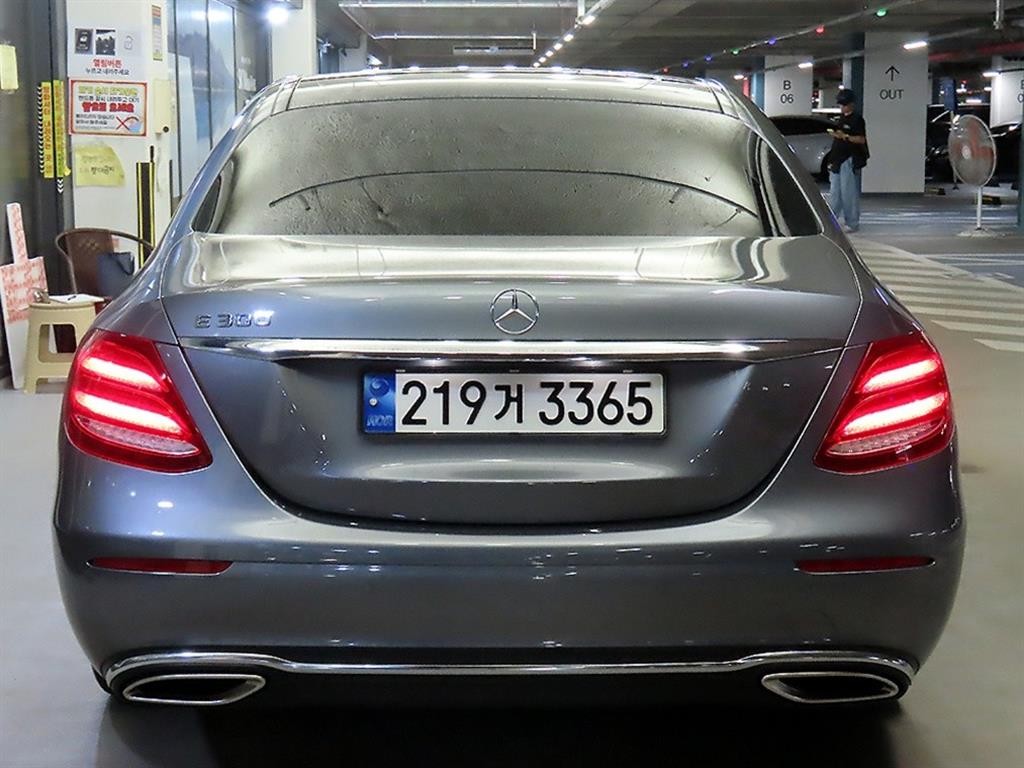 벤츠 E 클래스 E-클래스 W213 E300 아방가르드 이미지 5