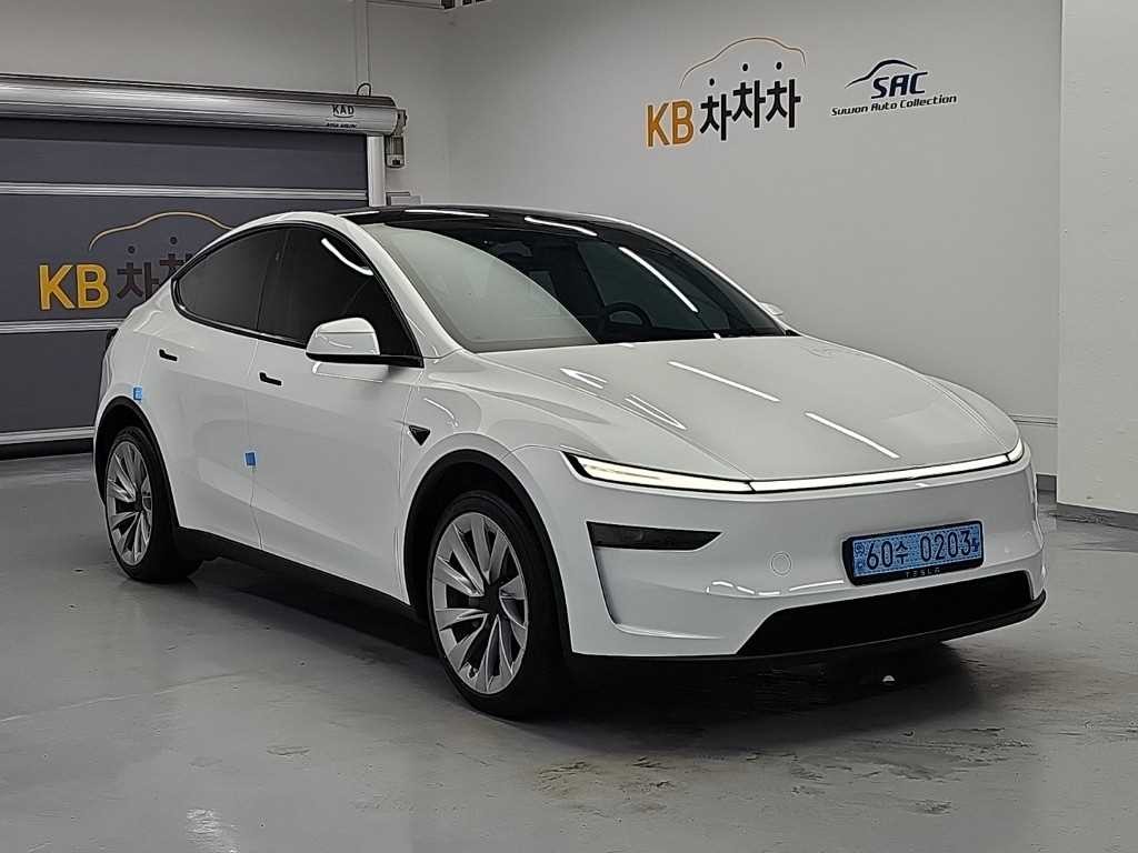 테슬라 모델 Y 롱 레인지 이미지 4