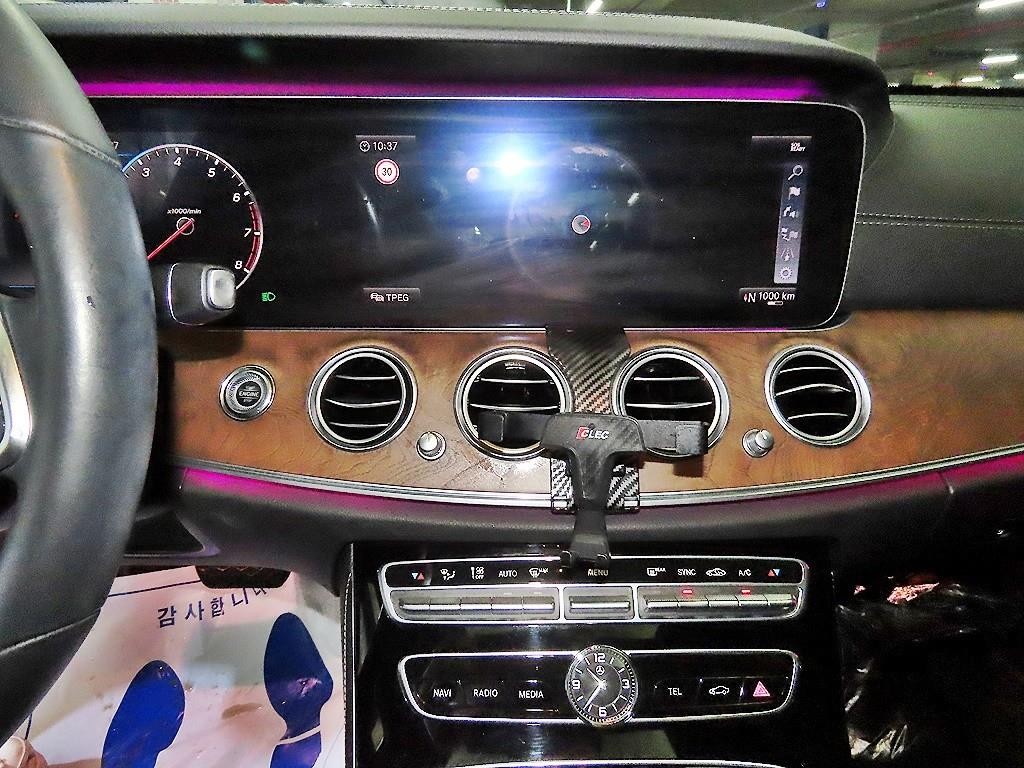 벤츠 E 클래스 E-클래스 W213 E300 4MATIC 익스클루시브 이미지 11