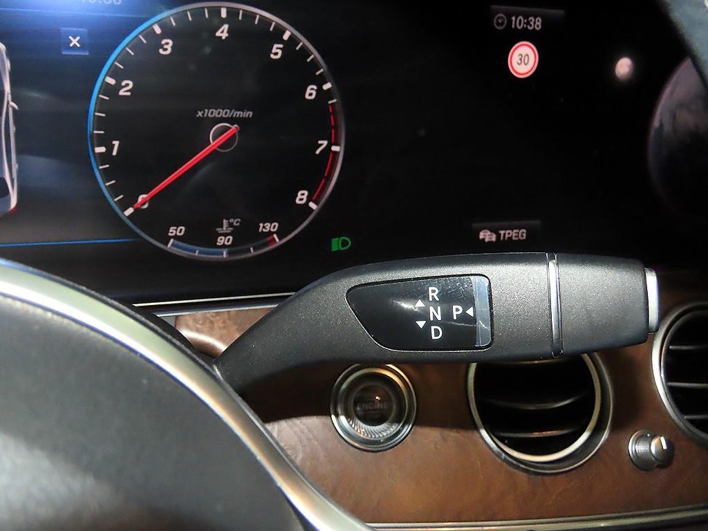 벤츠 E 클래스 E-클래스 W213 E300 4MATIC 익스클루시브 이미지 12