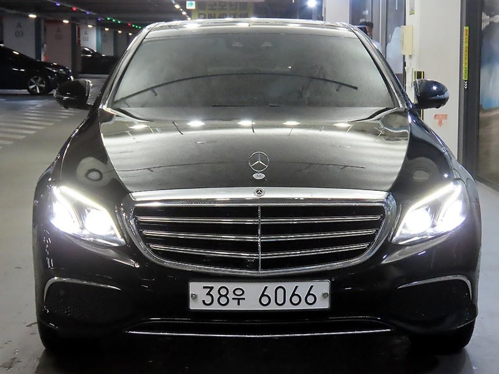 벤츠 E 클래스 E-클래스 W213 E300 4MATIC 익스클루시브 이미지 2