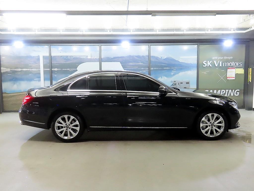 벤츠 E 클래스 E-클래스 W213 E300 4MATIC 익스클루시브 이미지 3