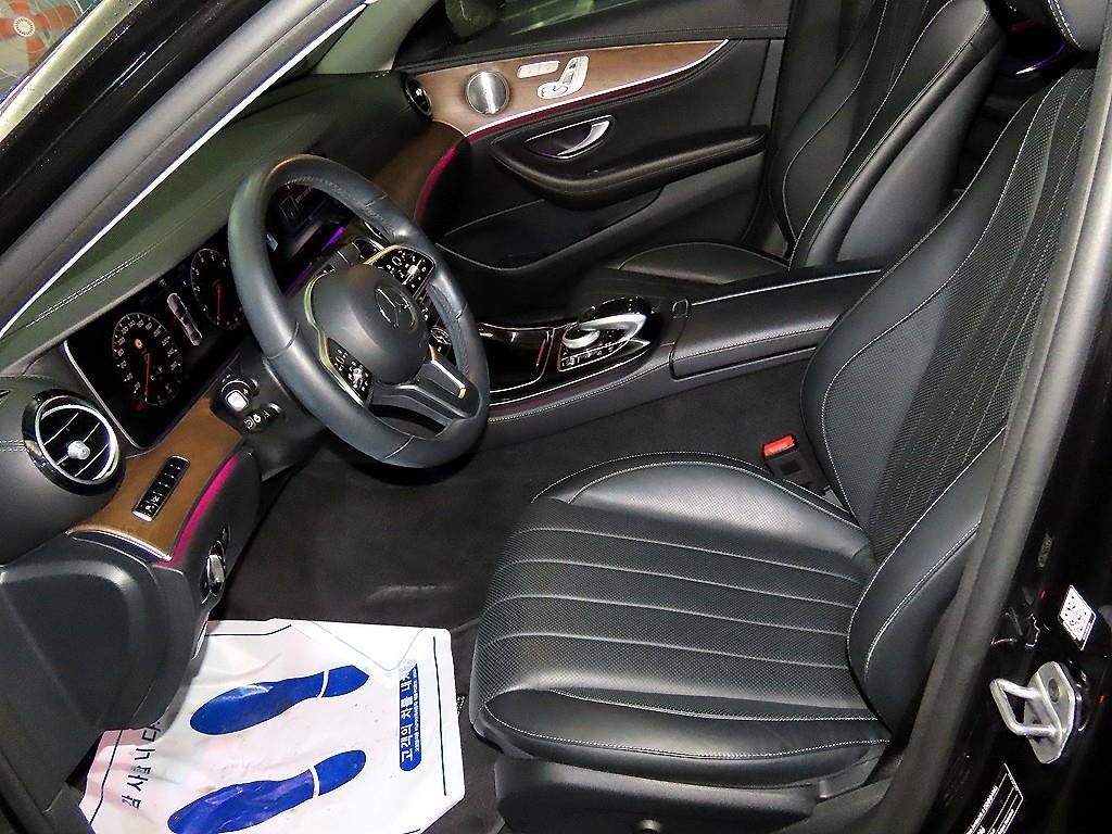 벤츠 E 클래스 E-클래스 W213 E300 4MATIC 익스클루시브 이미지 6