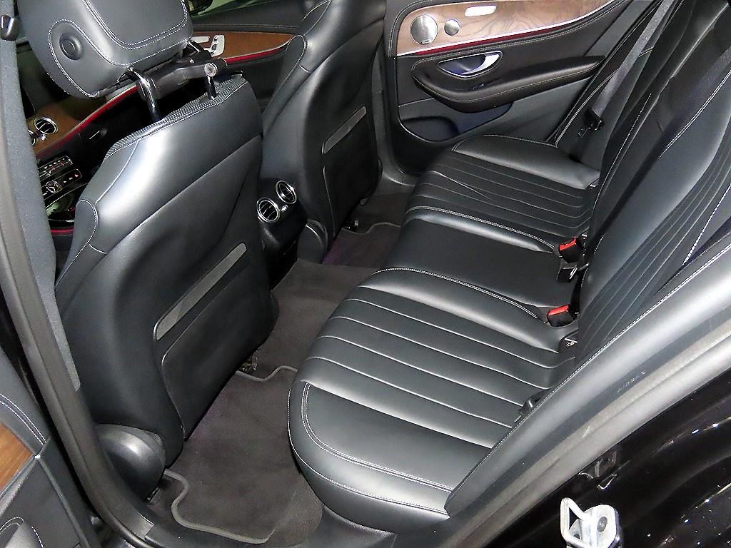 벤츠 E 클래스 E-클래스 W213 E300 4MATIC 익스클루시브 이미지 7