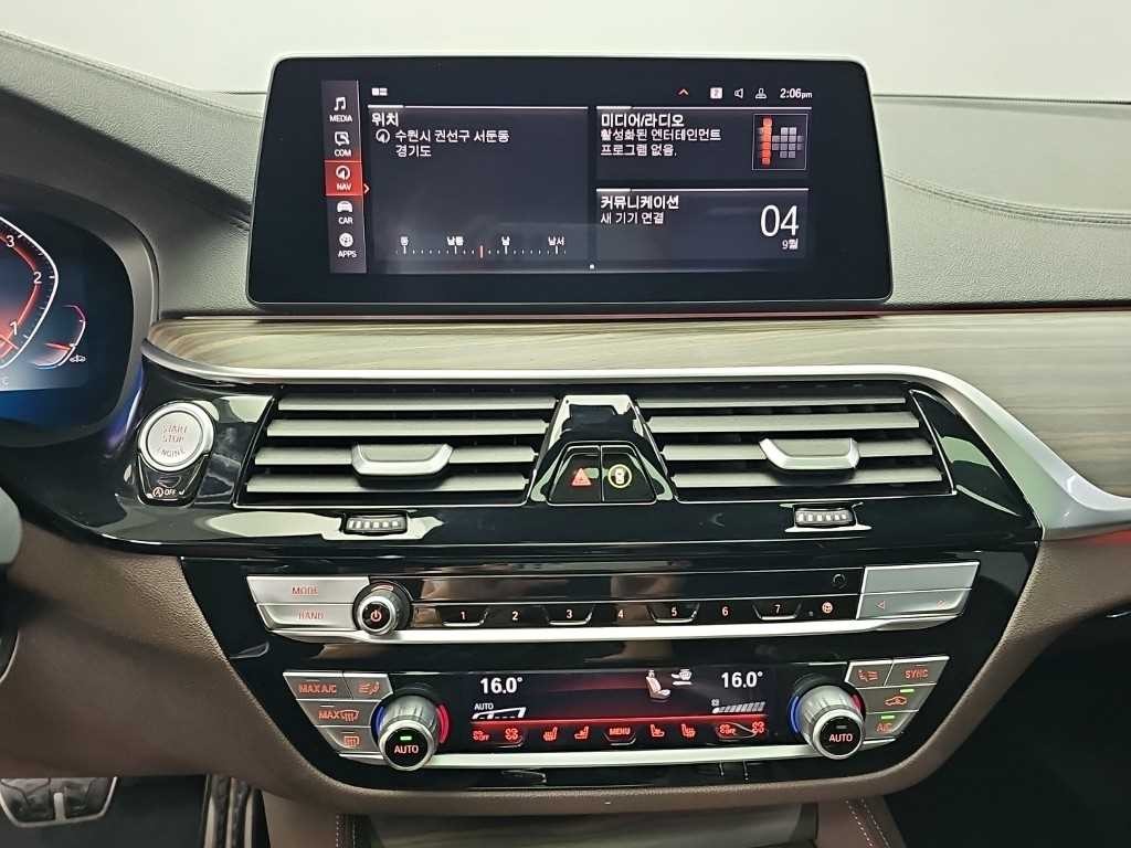 BMW 5시리즈 5시리즈 (G30) 520d xDrive M 스포츠 플러스 이미지 10