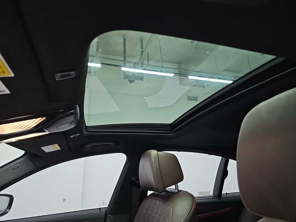 BMW 5시리즈 5시리즈 (G30) 520d xDrive M 스포츠 플러스 이미지 14