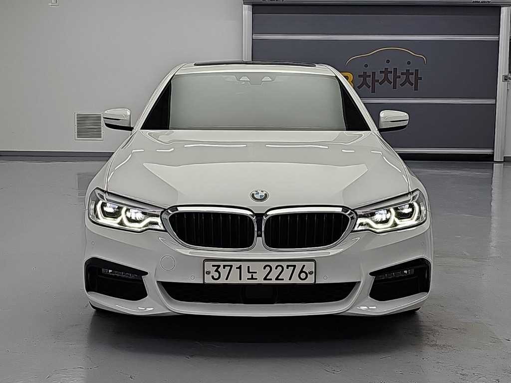 BMW 5시리즈 5시리즈 (G30) 520d xDrive M 스포츠 플러스 이미지 2