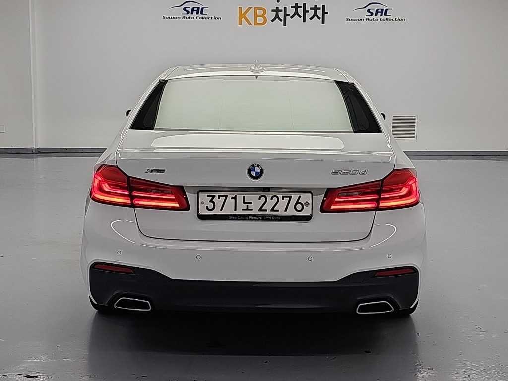 BMW 5시리즈 5시리즈 (G30) 520d xDrive M 스포츠 플러스 이미지 3