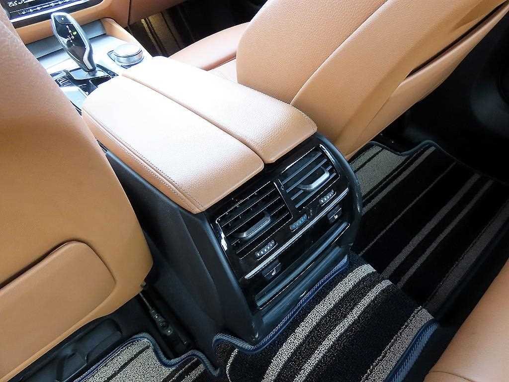 BMW 5시리즈 5시리즈 (G30) 520d M 스포츠 스페셜 에디션 이미지 16