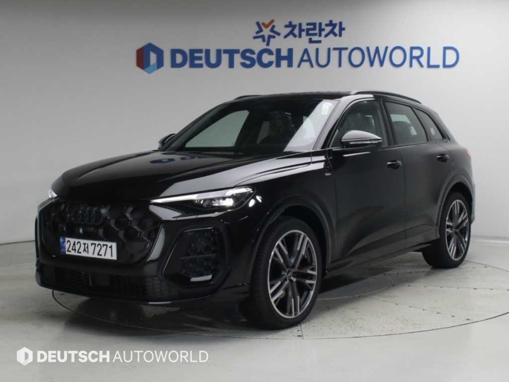아우디 Q5 Q5 (80A) 스포트백 45 TFSI 콰트로 S-라인 블랙 이미지 1