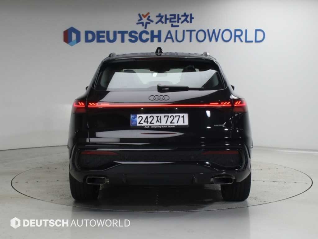 아우디 Q5 Q5 (80A) 스포트백 45 TFSI 콰트로 S-라인 블랙 이미지 4