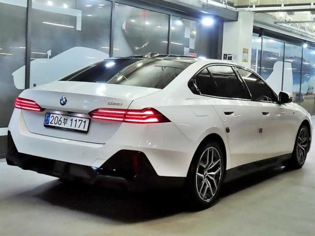 BMW 5시리즈 5시리즈 (G60) 520i M 스포츠 이미지 4
