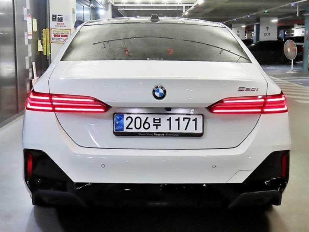 BMW 5시리즈 5시리즈 (G60) 520i M 스포츠 이미지 5