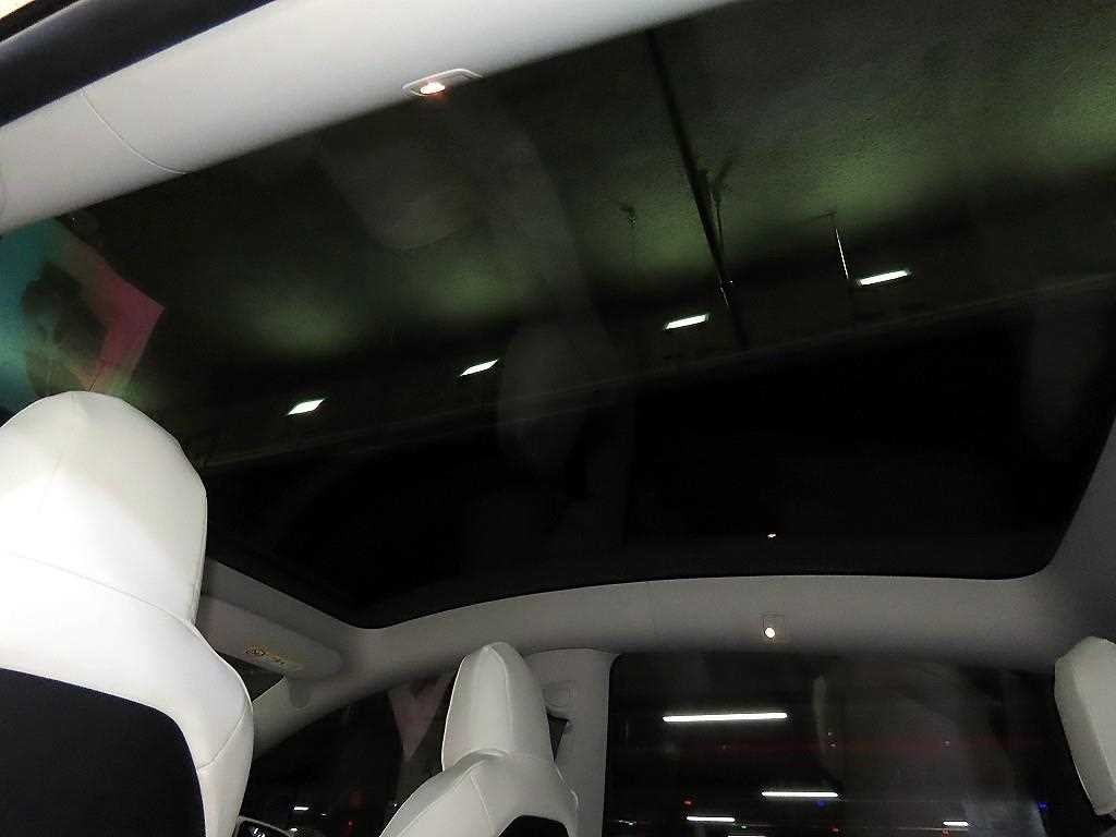 테슬라 모델 Y RWD 이미지 16
