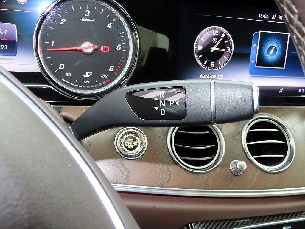 벤츠 E 클래스 E-클래스 W213 E220d 4MATIC 익스클루시브 이미지 11