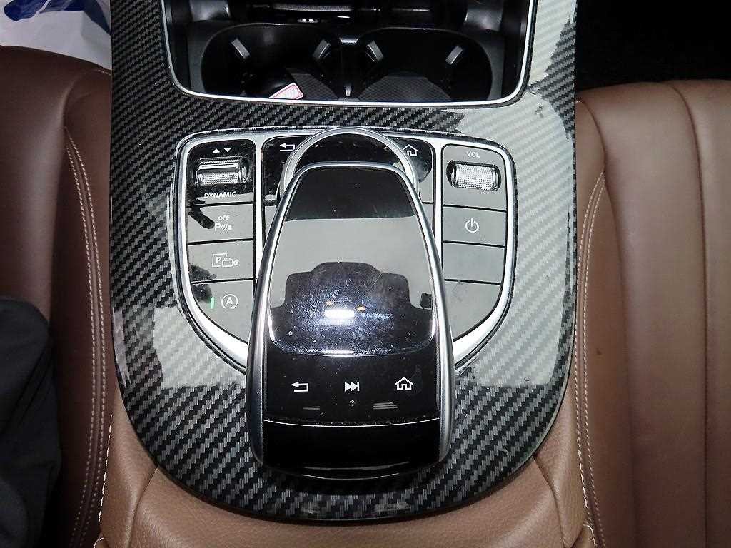 벤츠 E 클래스 E-클래스 W213 E220d 4MATIC 익스클루시브 이미지 13