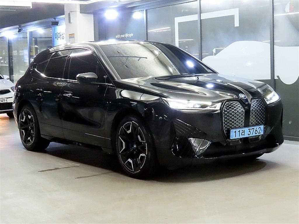 BMW iX xDrive 50 스포츠 플러스 이미지 1