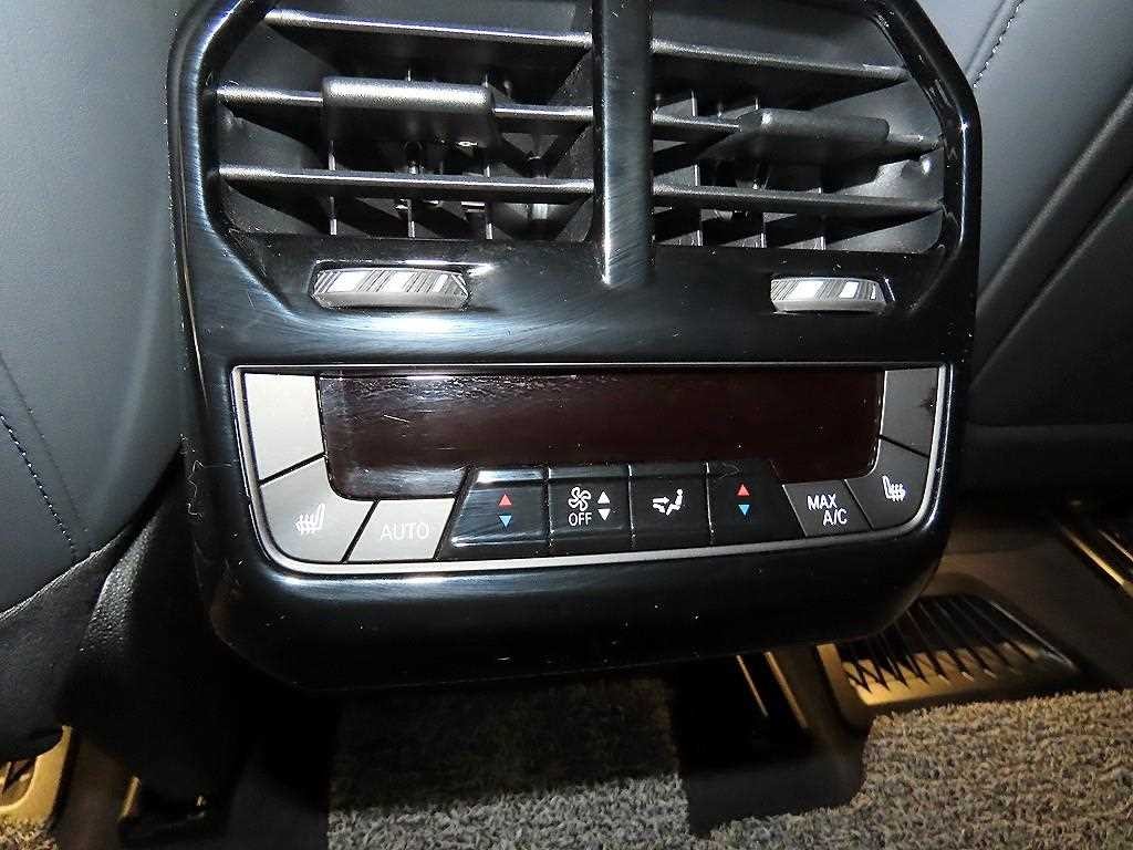 BMW iX xDrive 50 스포츠 플러스 이미지 14