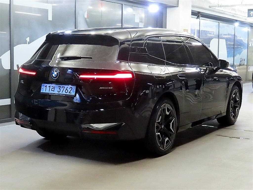 BMW iX xDrive 50 스포츠 플러스 이미지 4