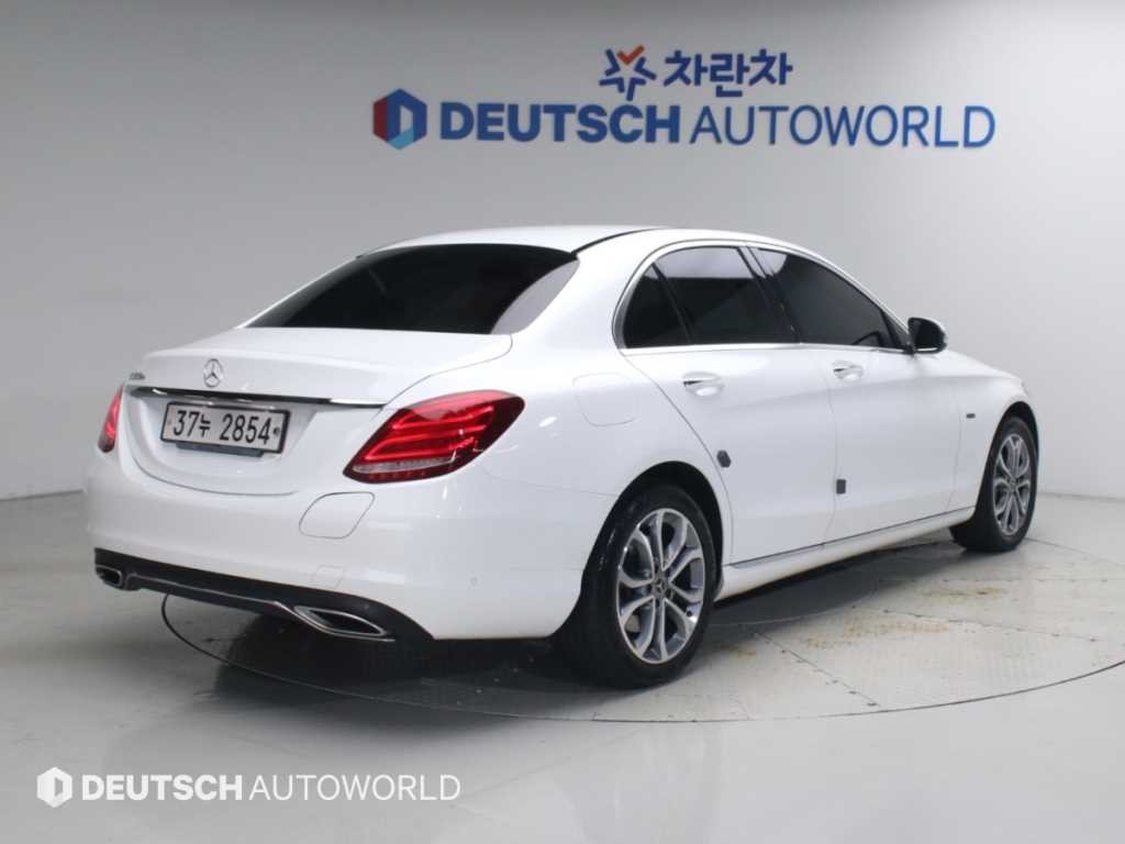벤츠 C 클래스 C클래스 W205 C350e 이미지 2