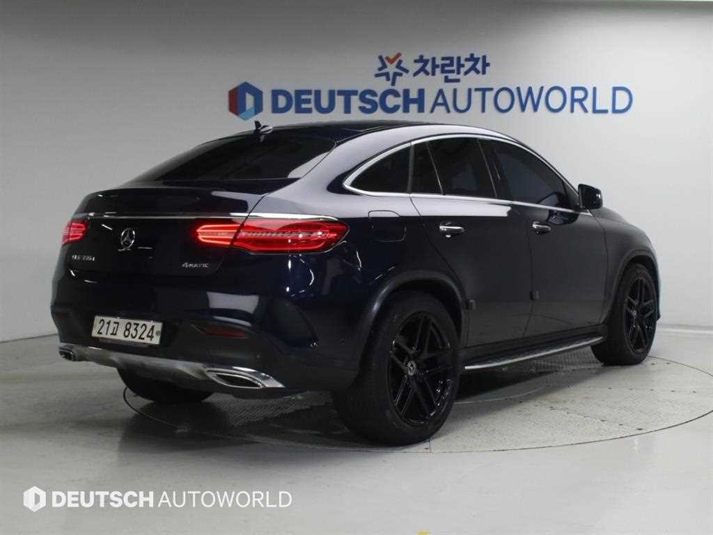 벤츠 GLE 클래스 GLE 클래스 W166 GLE 350 d 4MATIC 쿠페 이미지 2