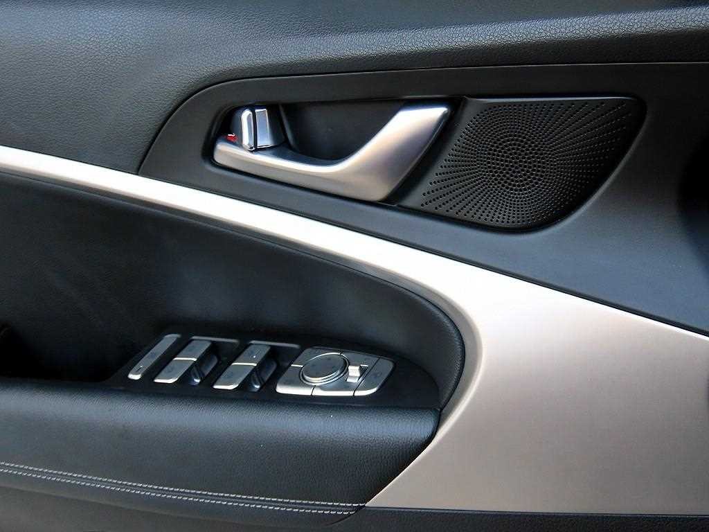 제네시스 G70 더 뉴 G70 가솔린 2.0T 4WD 이미지 11