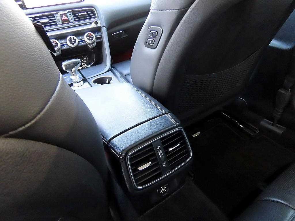 제네시스 G70 더 뉴 G70 가솔린 2.0T 4WD 이미지 17