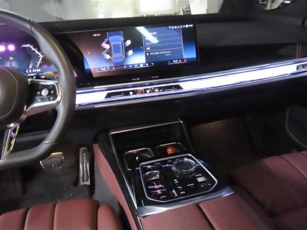 BMW 7시리즈 7시리즈 (G70) 740d xDrive M 스포츠 이미지 15