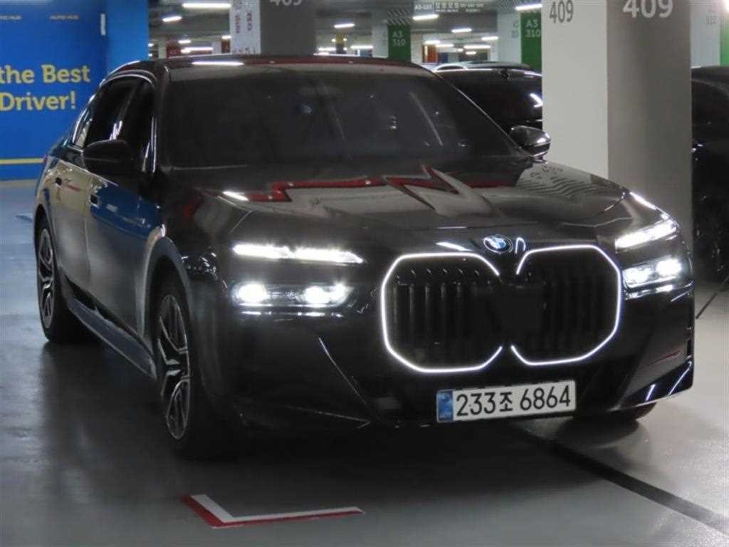 BMW 7시리즈 7시리즈 (G70) 740d xDrive M 스포츠 이미지 2